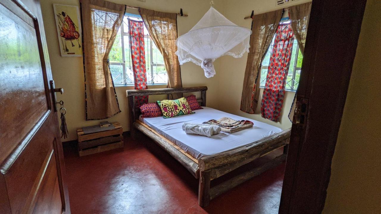 Backyard Hostel Μόσι Εξωτερικό φωτογραφία