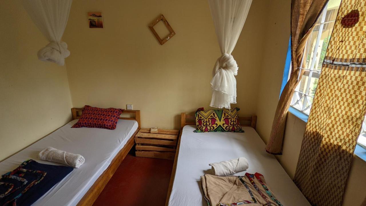 Backyard Hostel Μόσι Δωμάτιο φωτογραφία